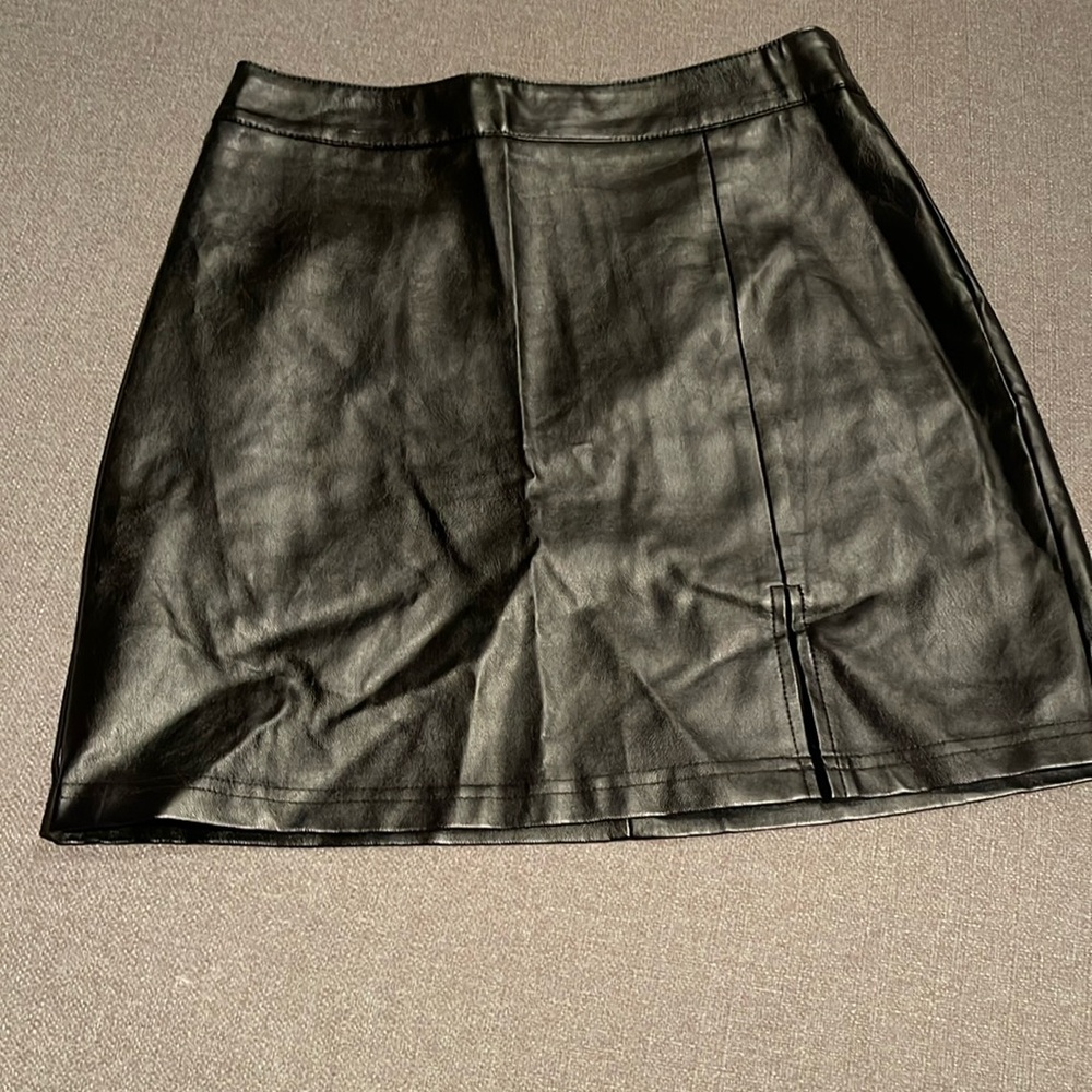 SHEIN black faux leather mini skirt size S